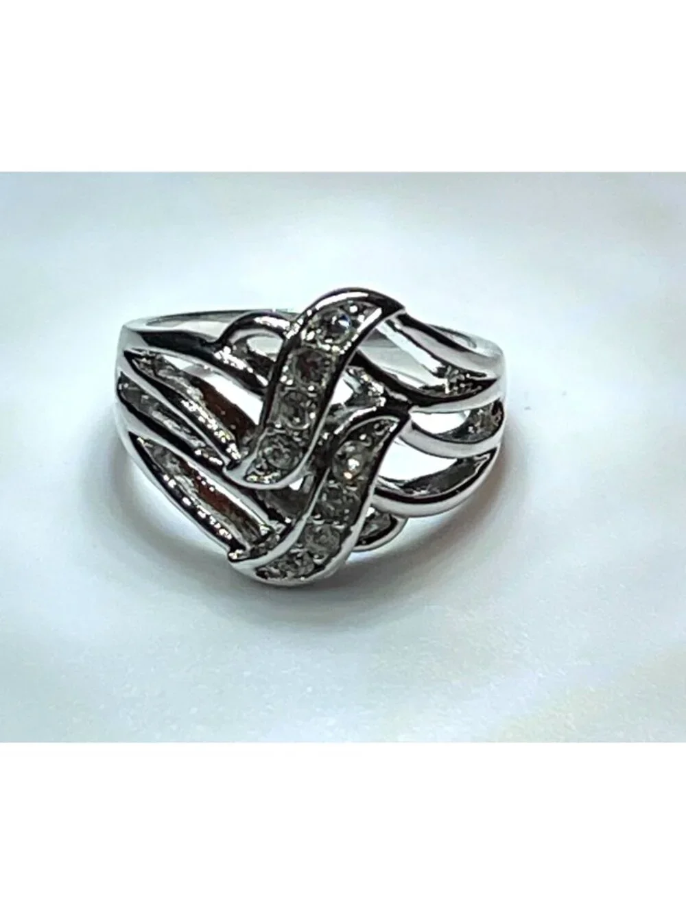 Vintage 80s Silver-Toned Rhinestone Interlocking Ribbon Crossover Ring Size 6.75